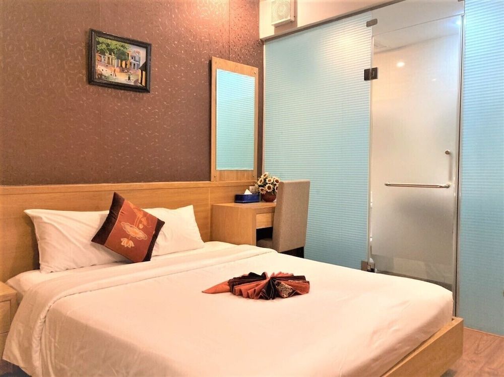 undefined Tu Linh Palace Hotel 8