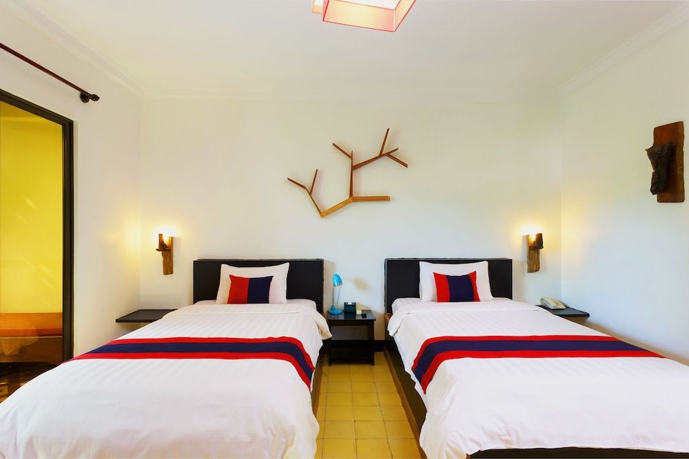 La Niche d Angkor Boutique Hotel Deluxe Twin Room, Pool View 12