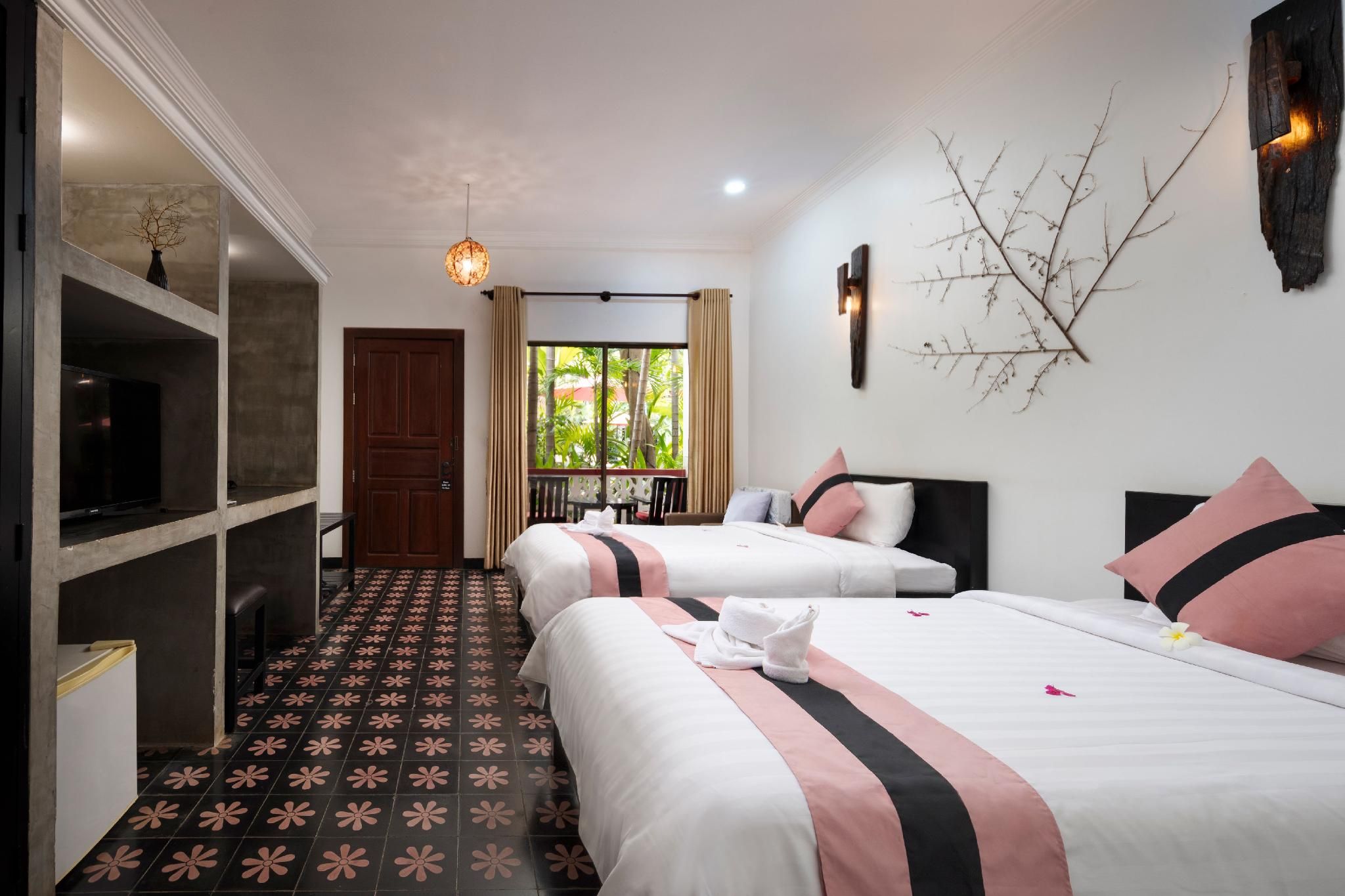 La Niche d Angkor Boutique Hotel Deluxe Pool View Twin Bed 2