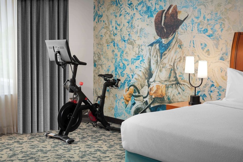 Room, 1 King Bed, Non Smoking (Peloton Bike)