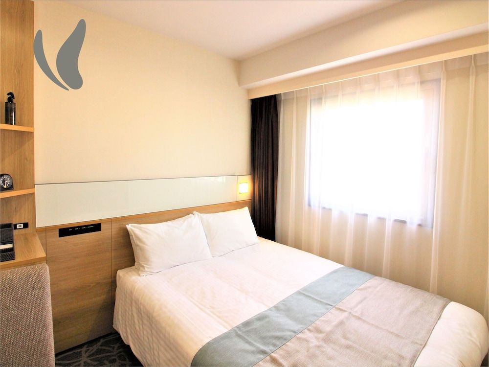 Semi Double Room, Smoking