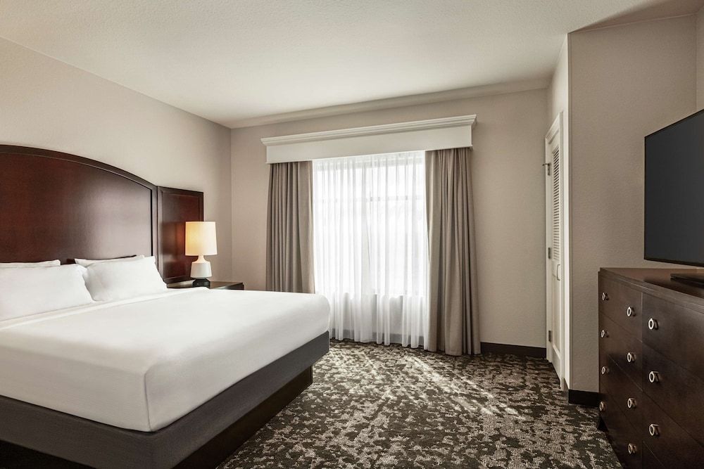 Deluxe Suite, 1 Bedroom, Accessible, Non Smoking (Roll-in Shower)