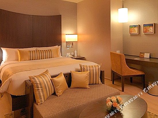 Quorum Hotel mysore Deluxe Room 5