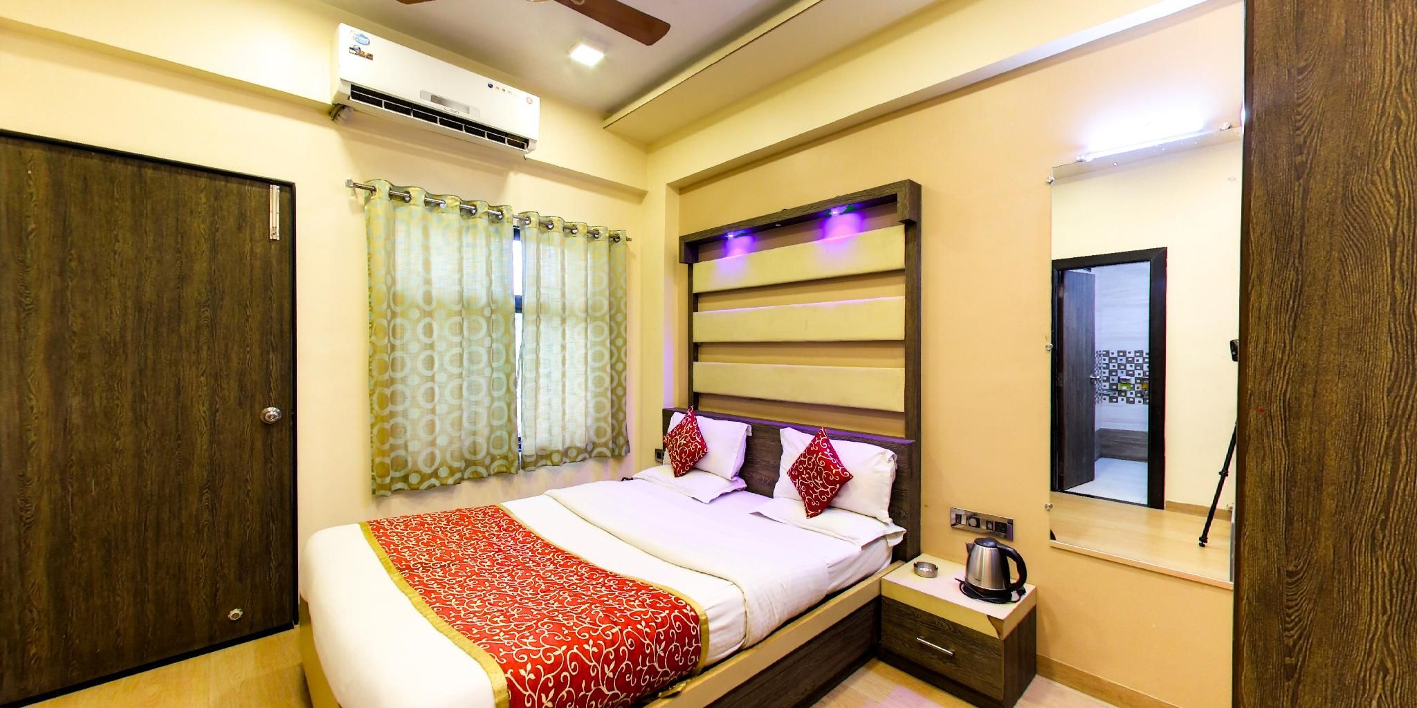 Deluxe Air Conditioning Room