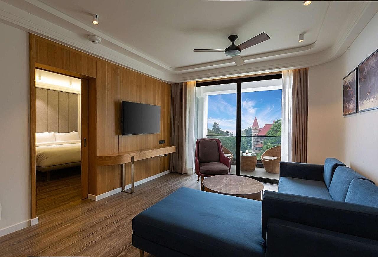 Suite Room with Living Room