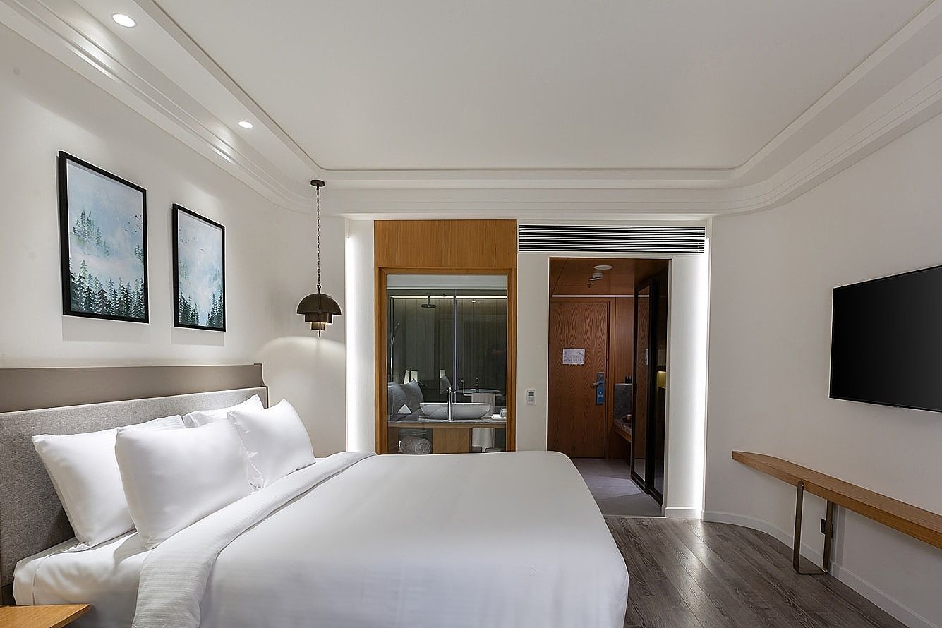 Deluxe Room with Balcony ( Forest View )