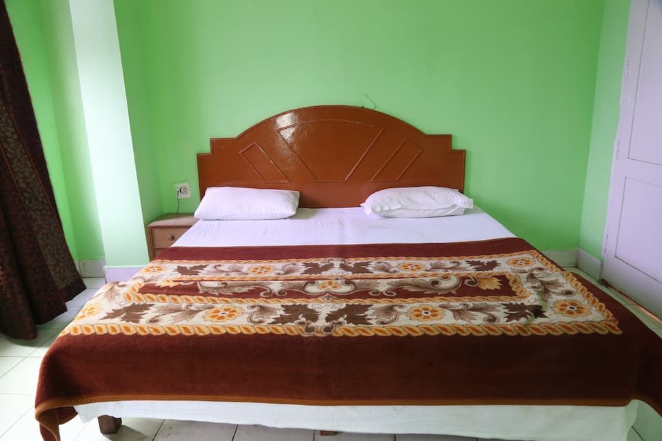 Deluxe Double Bedroom