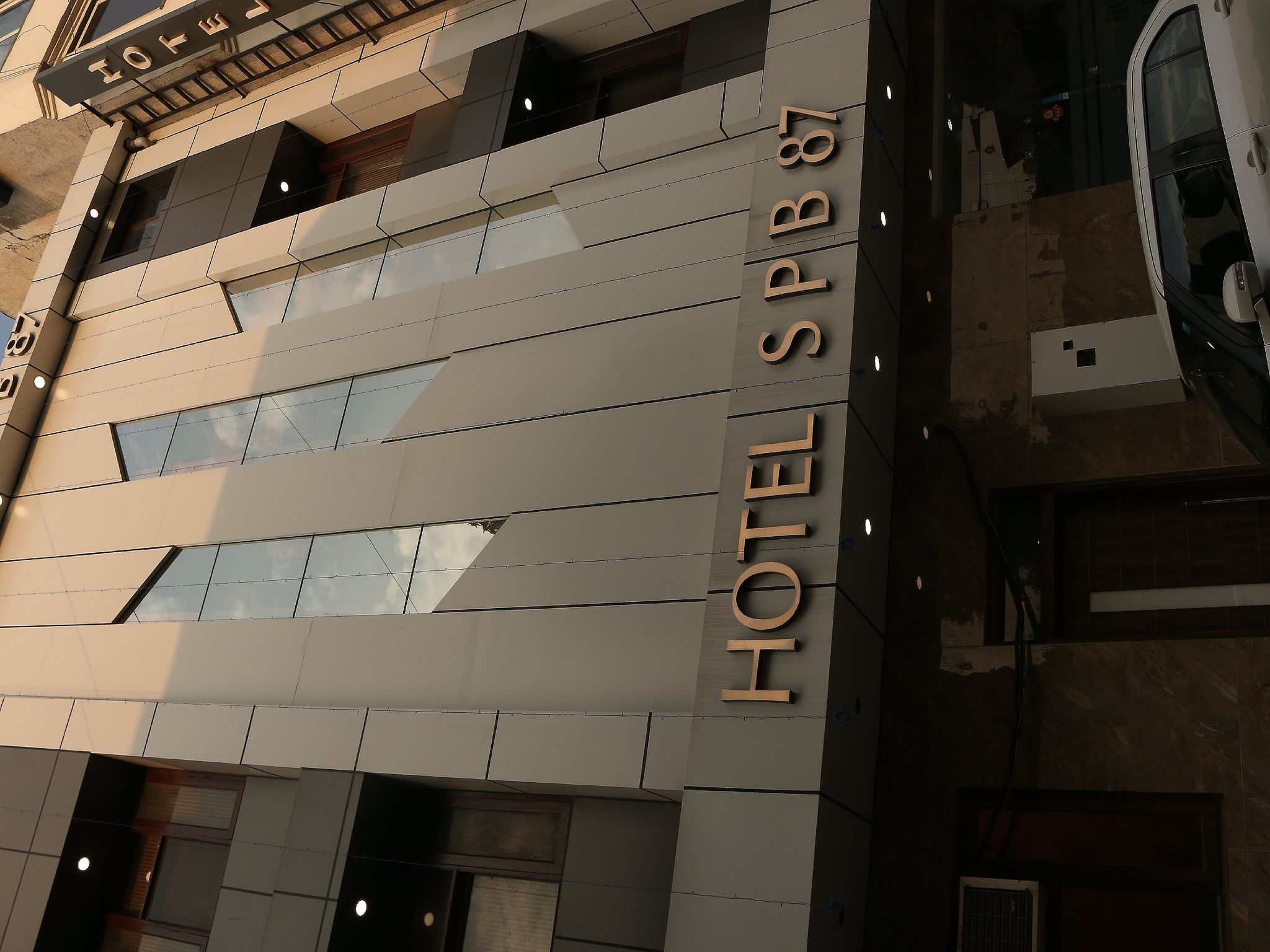 undefined Hotel SPB 87 near Karol Bagh Metro Station 9