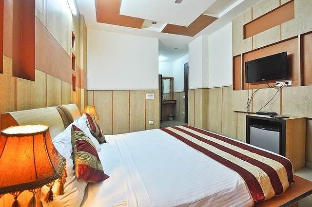 Hotel SPB 87 near Karol Bagh Metro Station Standard Room 5
