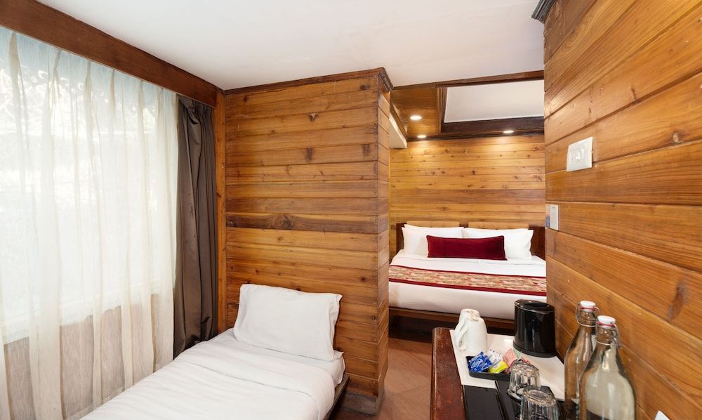 Summit Grace Hotel Deluxe Room 17