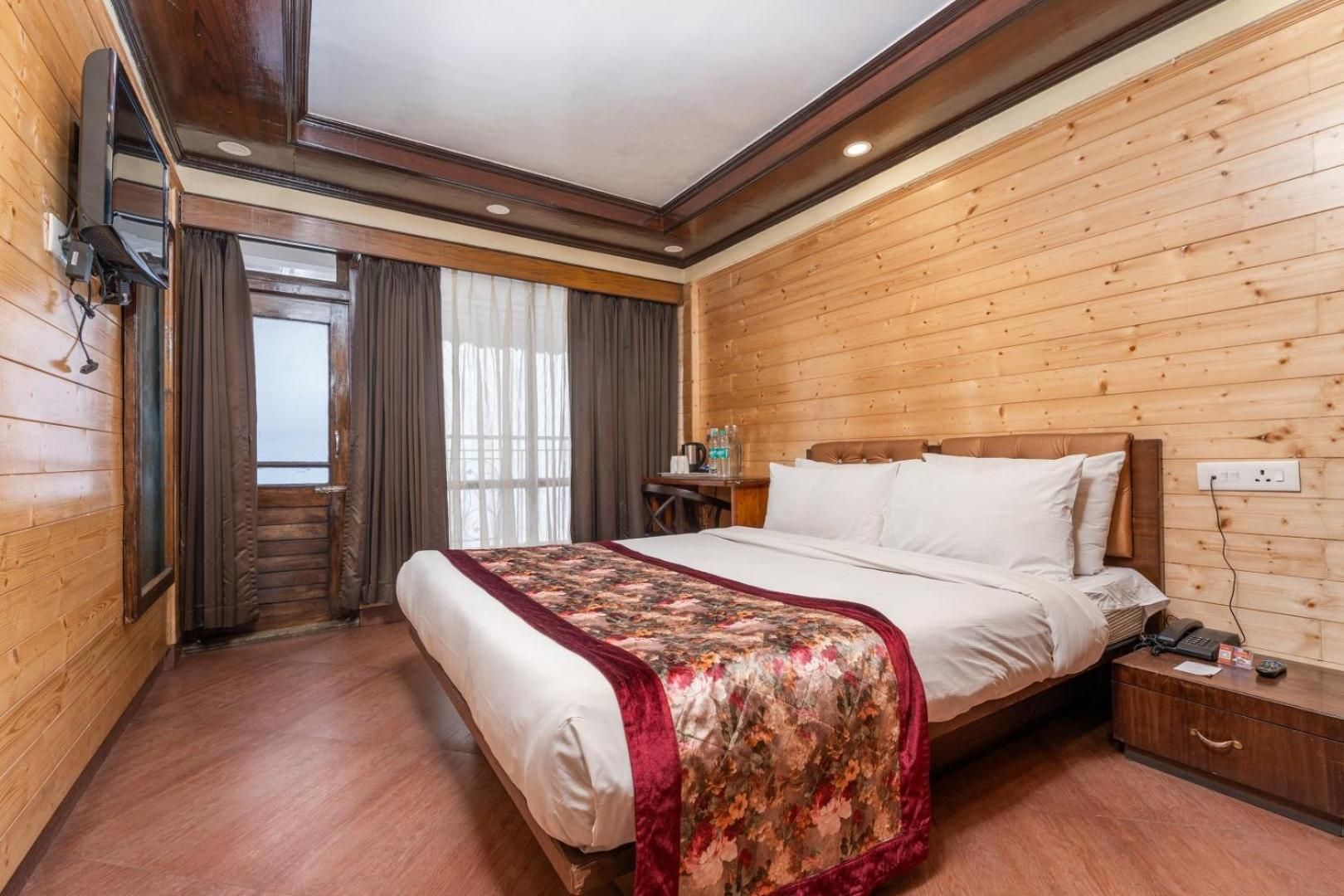 Summit Grace Hotel Deluxe Kanchenjunga View Room with Balcony 4