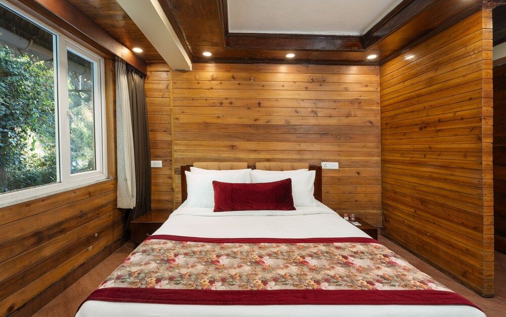 Summit Grace Hotel Deluxe Room 5