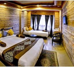 Summit Grace Hotel Deluxe Room 8