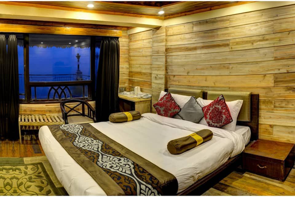 Summit Grace Hotel Deluxe Room 7