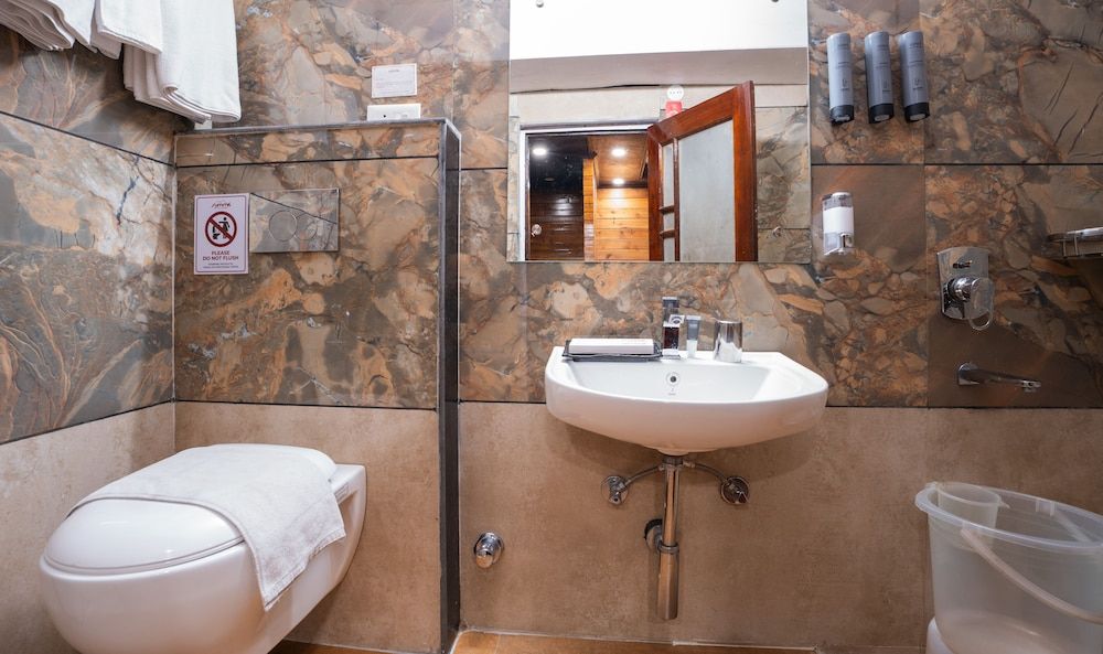 Summit Grace Hotel Deluxe Room 19