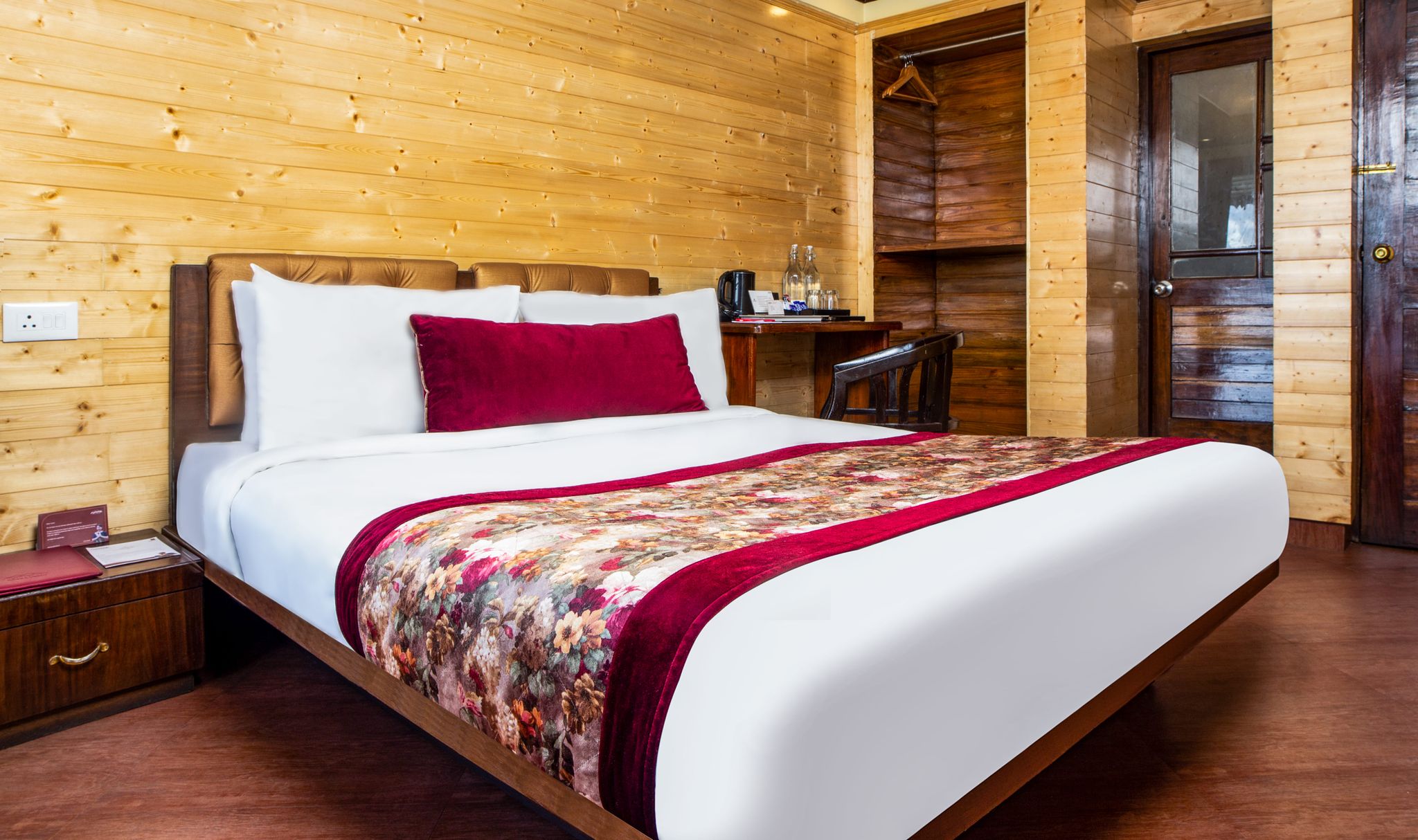 Summit Grace Hotel Deluxe Kanchenjunga View Room with Balcony 7