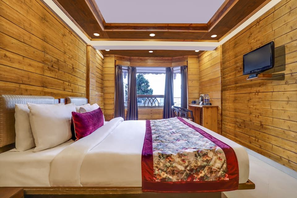 Summit Grace Hotel Deluxe Room 10