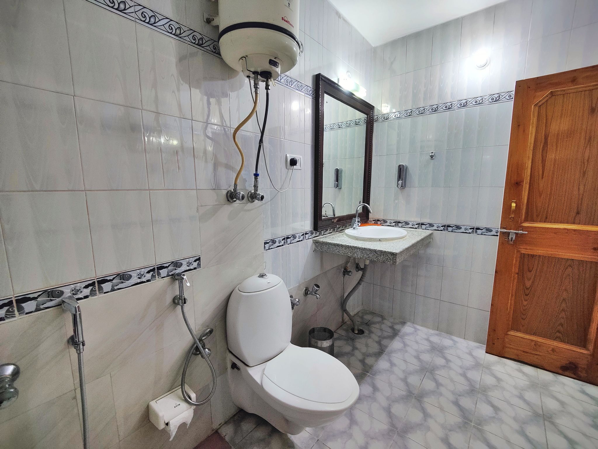 Hotel A star Regency Manali Deluxe Room ( Mountains and Valley View) 4