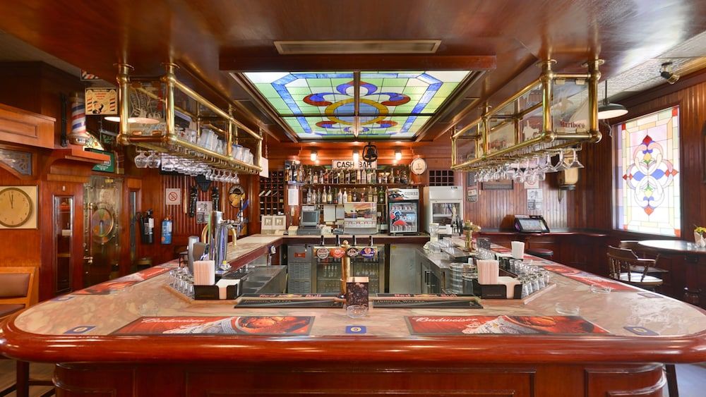 undefined Grand Astoria Hotel 4