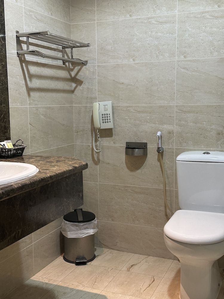 Grand Astoria Hotel Standard Room 10