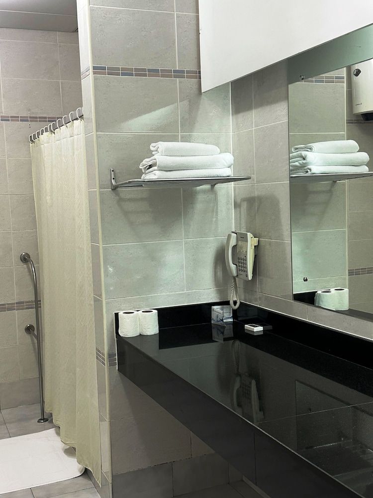 Grand Astoria Hotel Standard Room 10