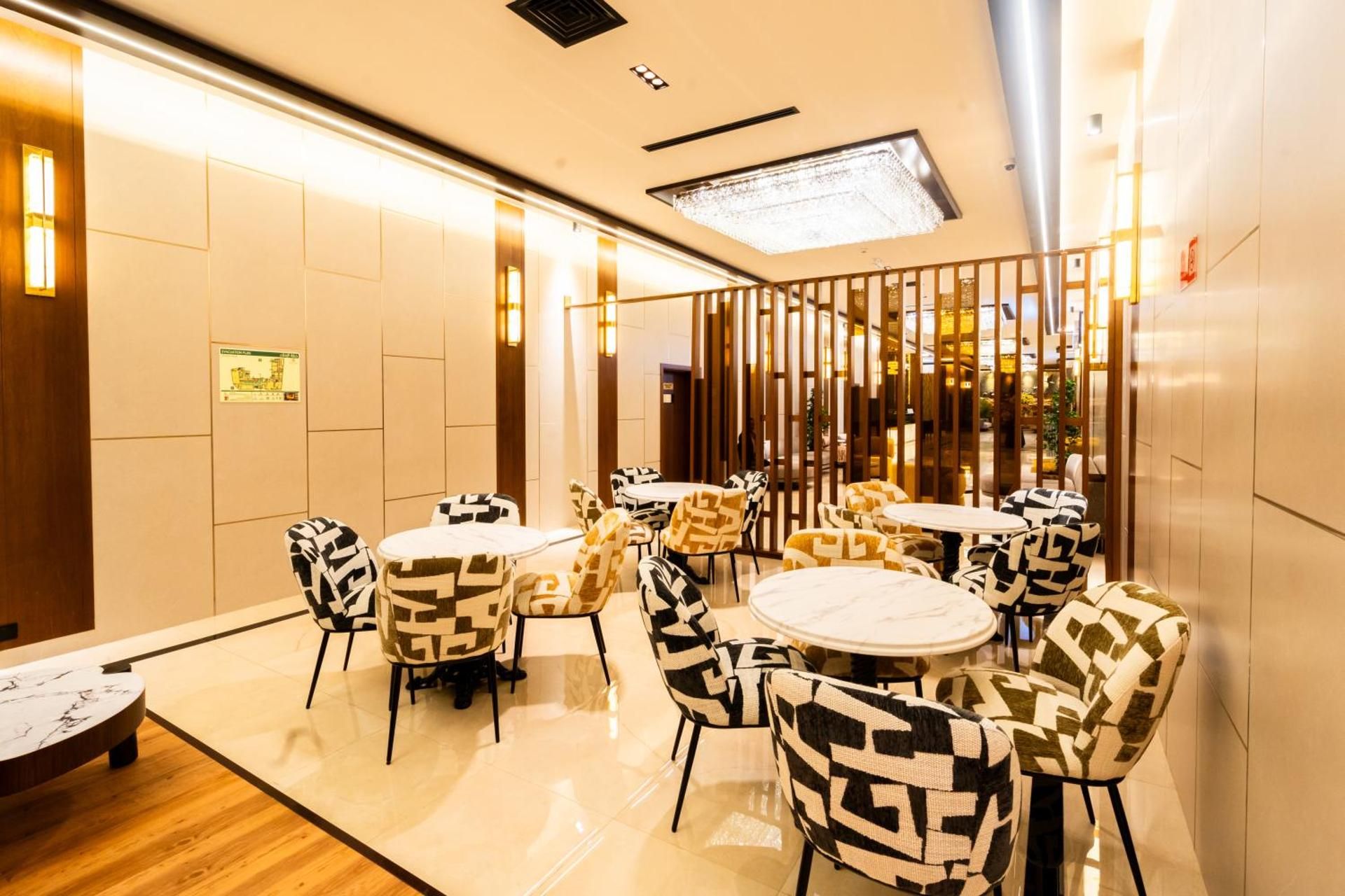 undefined Grand Astoria Hotel 6
