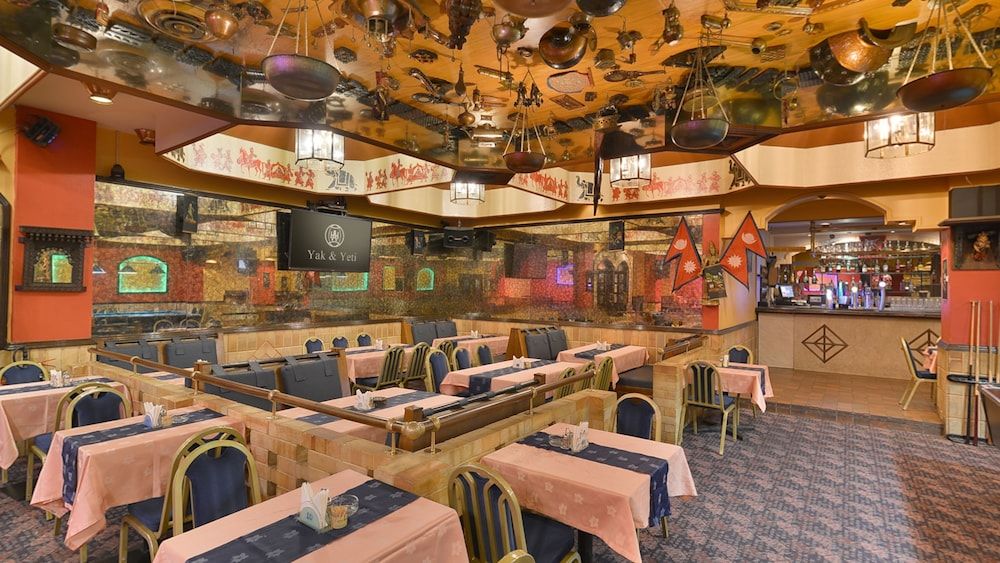 undefined Grand Astoria Hotel 8