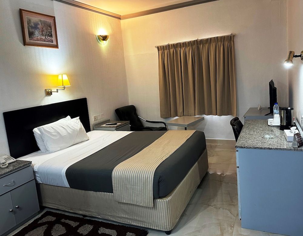 undefined Grand Astoria Hotel 10