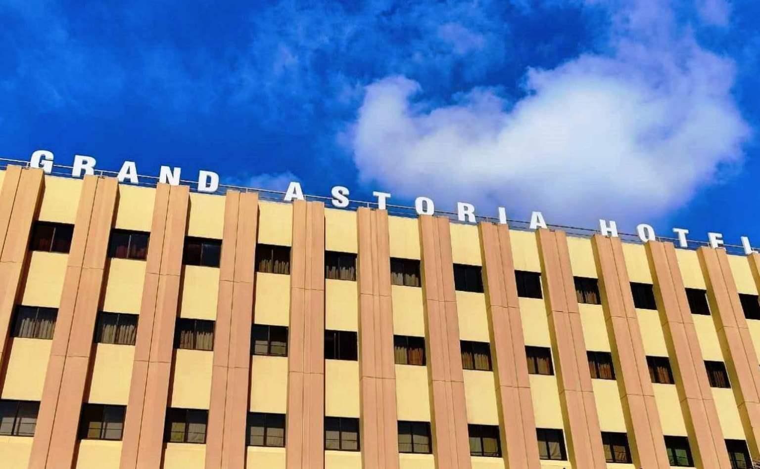 undefined Grand Astoria Hotel 3