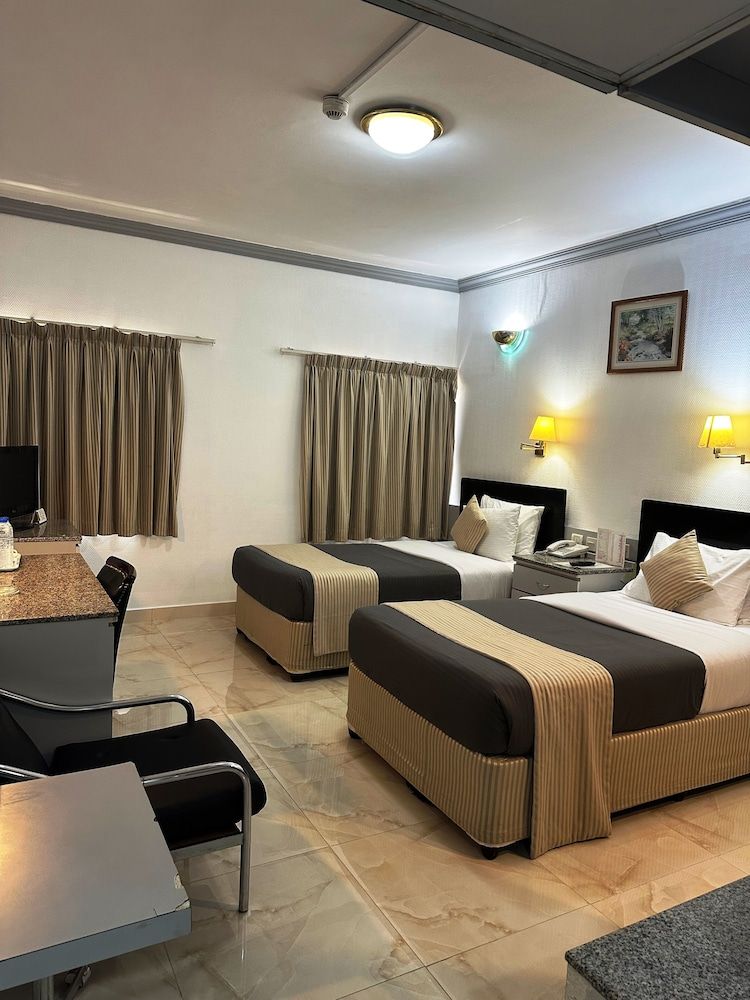 Grand Astoria Hotel Standard Room 2