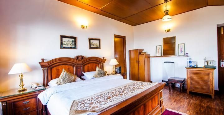 The Amber - Vermont Estate Amber Room 3