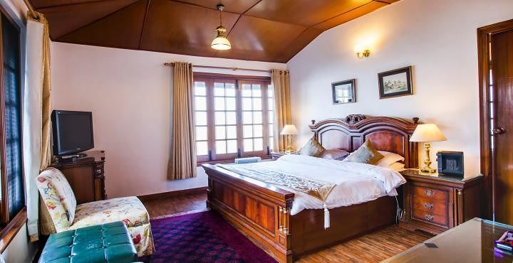 The Amber - Vermont Estate Amber Room