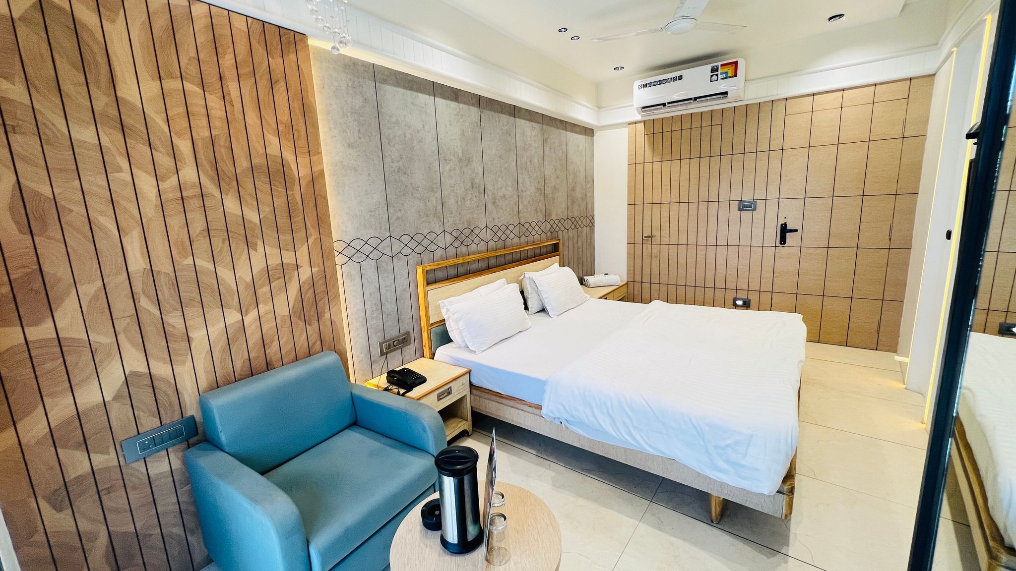 Luxury Family Six Bed AC Room ( For Families only )