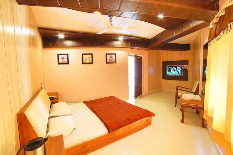 Hotel Mamta Palace Deluxe Non AC Room 4