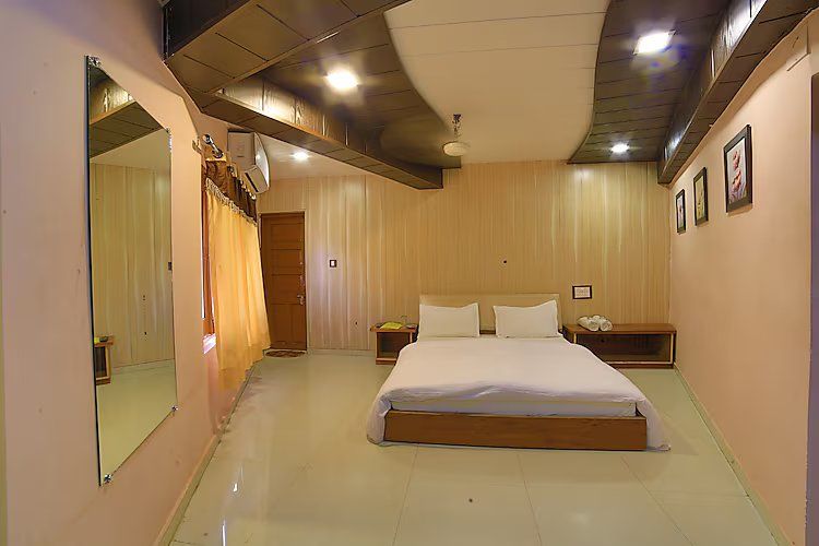 Deluxe Ac Room