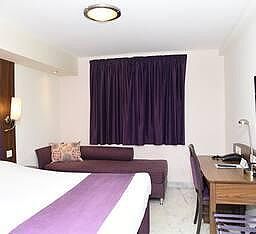 Hotel Caspia New Delhi Shalimar Bagh Superior Room 17