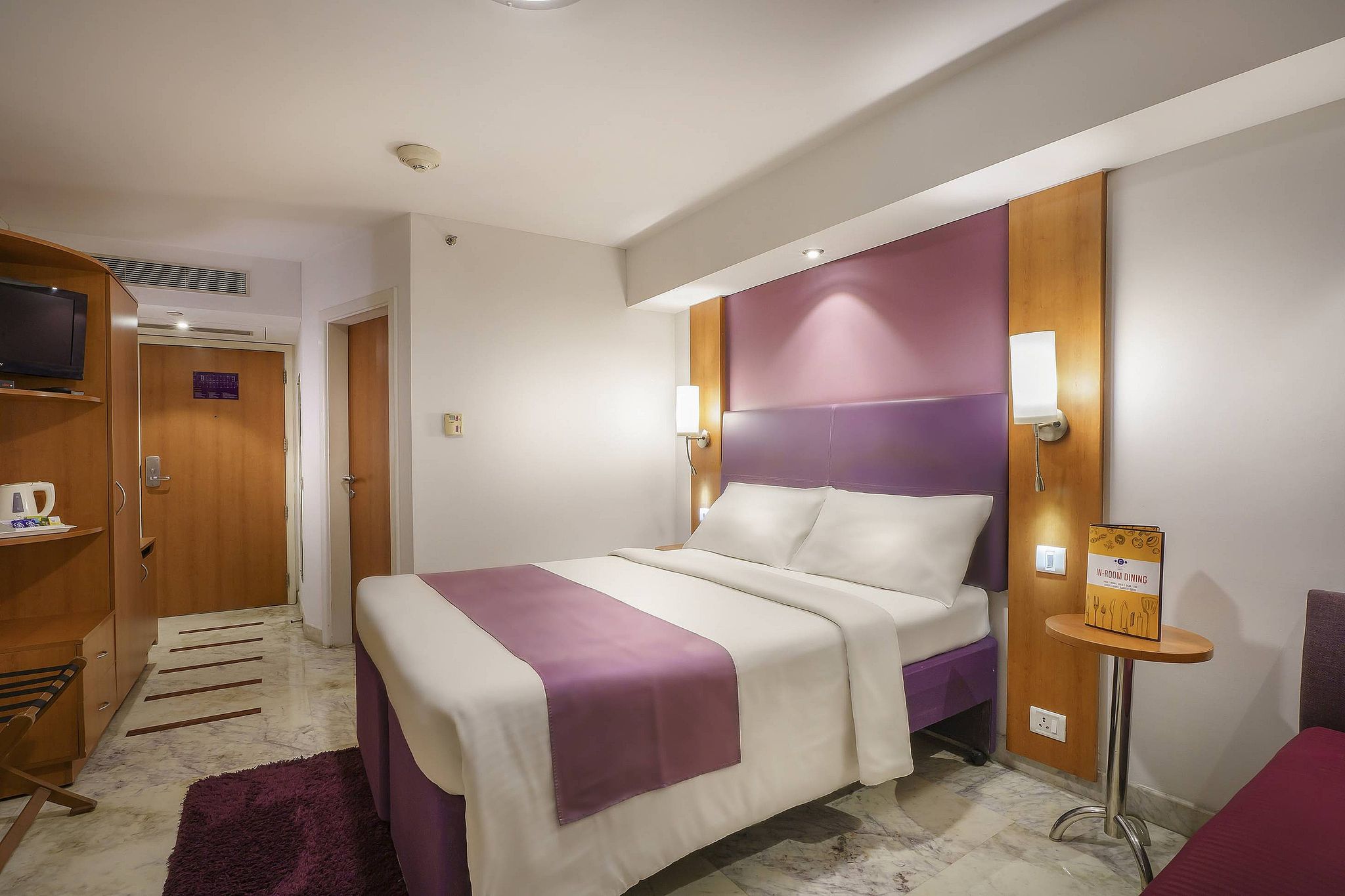 Hotel Caspia New Delhi Shalimar Bagh Superior Room 9