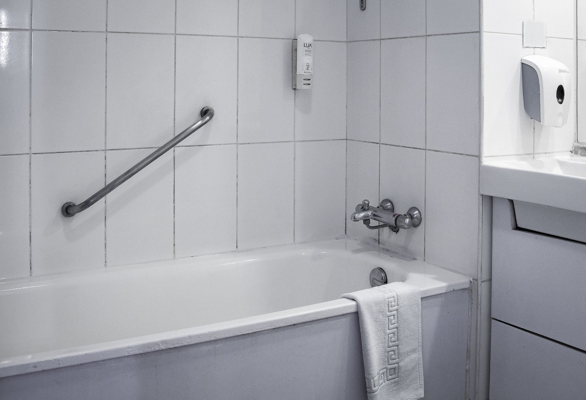 Hotel Caspia New Delhi Shalimar Bagh Superior Room 13