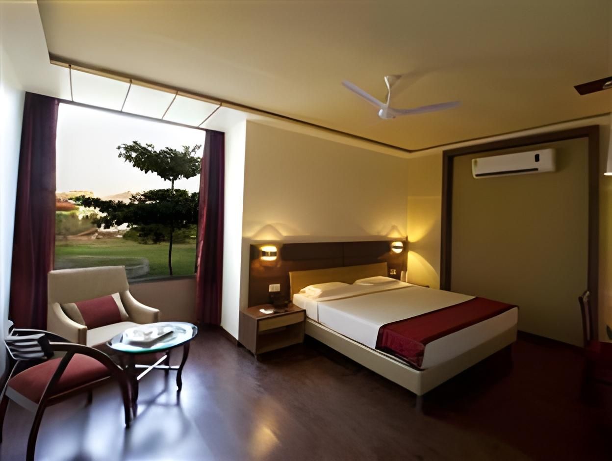 Lariya Resort Deluxe Room