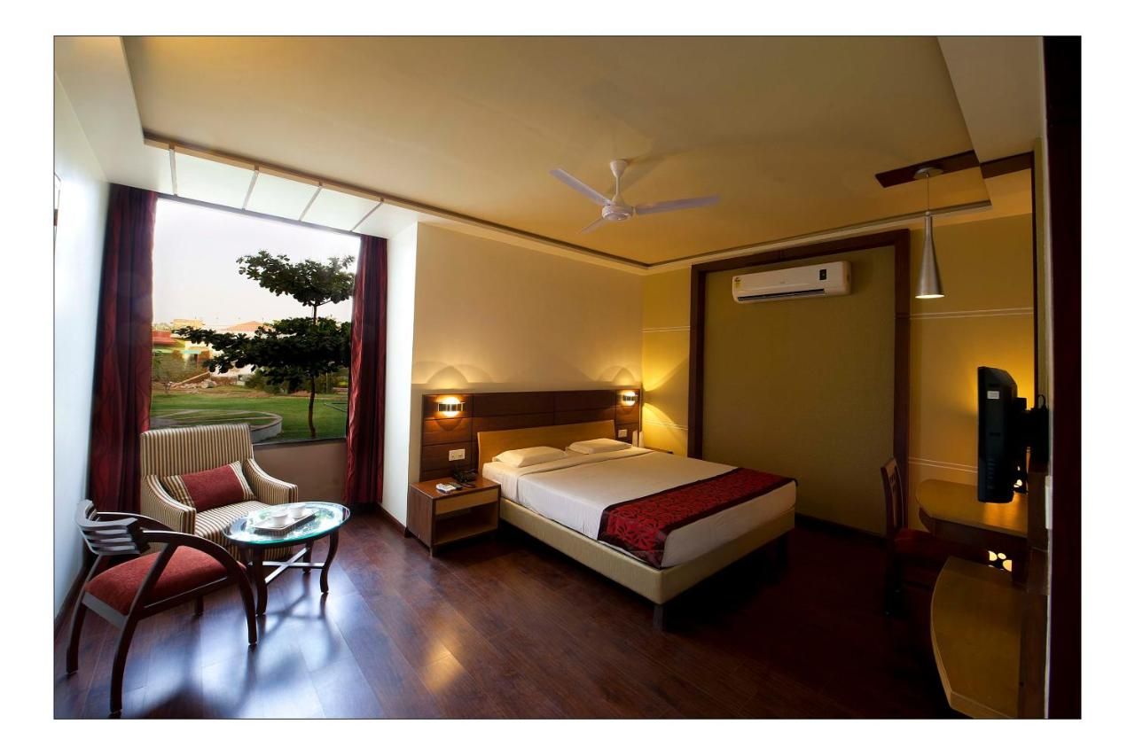 Deluxe Garden Facing