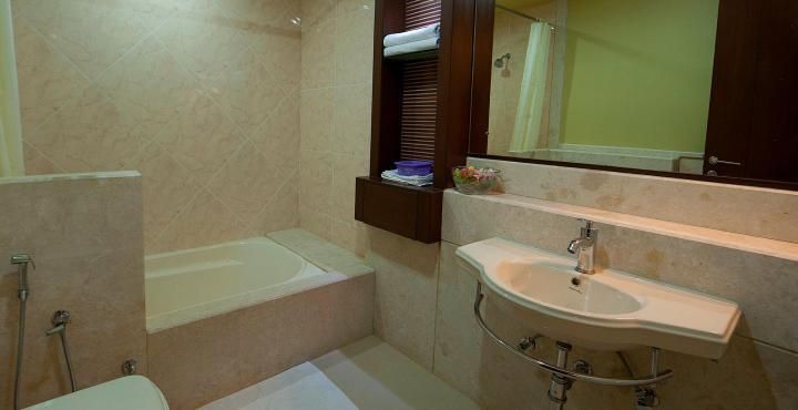 Lariya Resort Deluxe Room 10