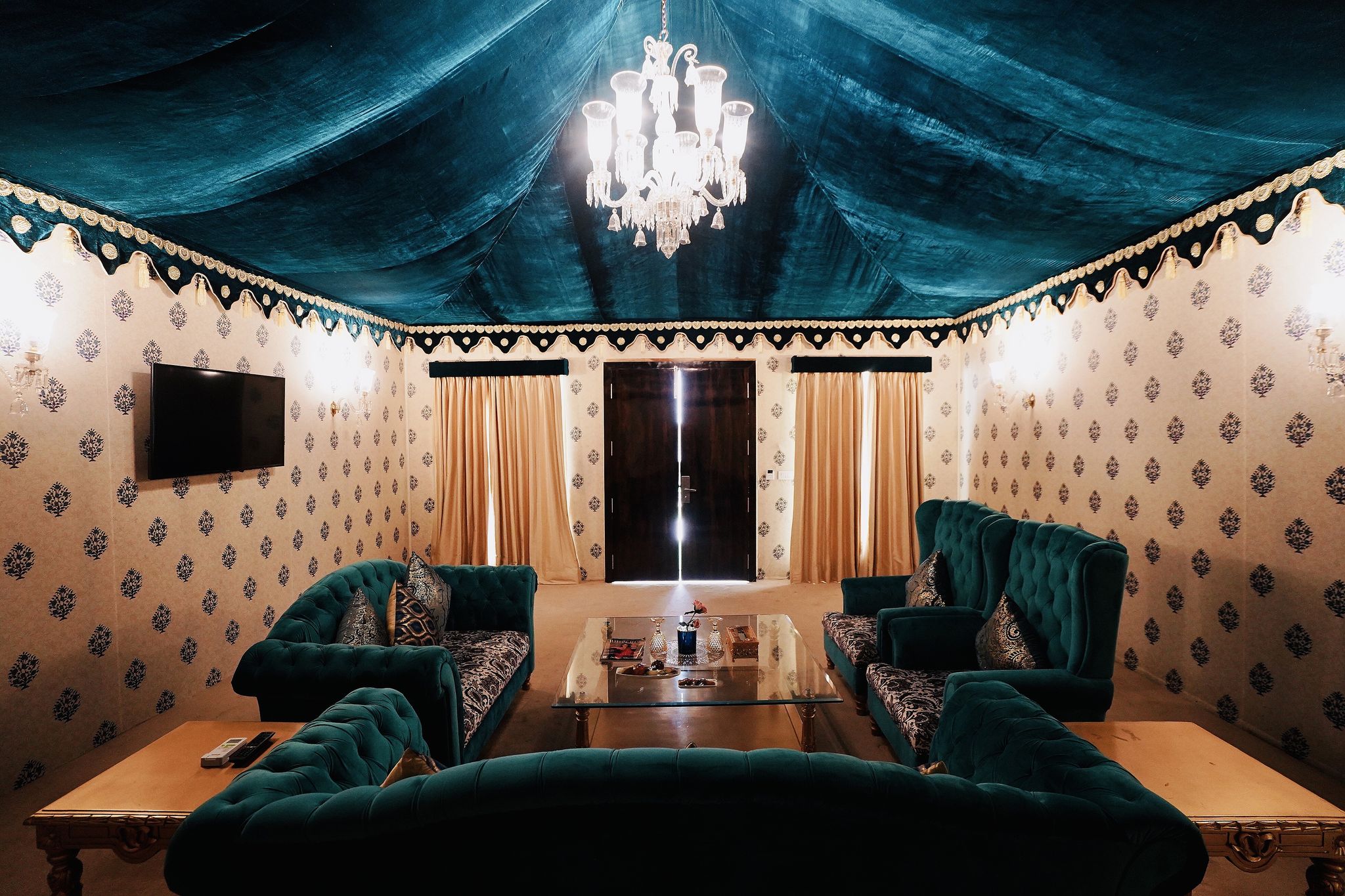 Royal Luxury Tent With Balcony