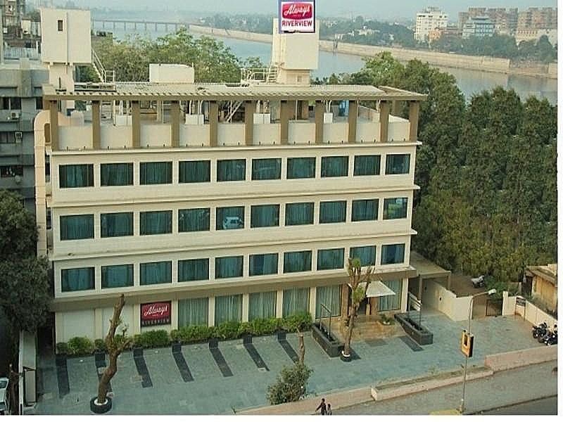 undefined Riverview Hotel