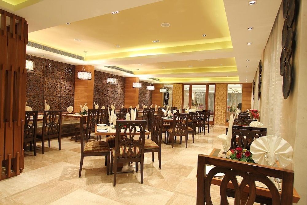 undefined Riverview Hotel 5