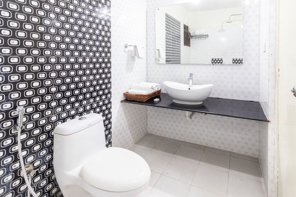 Sanctum Suites Domlur Bangalore Deluxe Queen Room 6