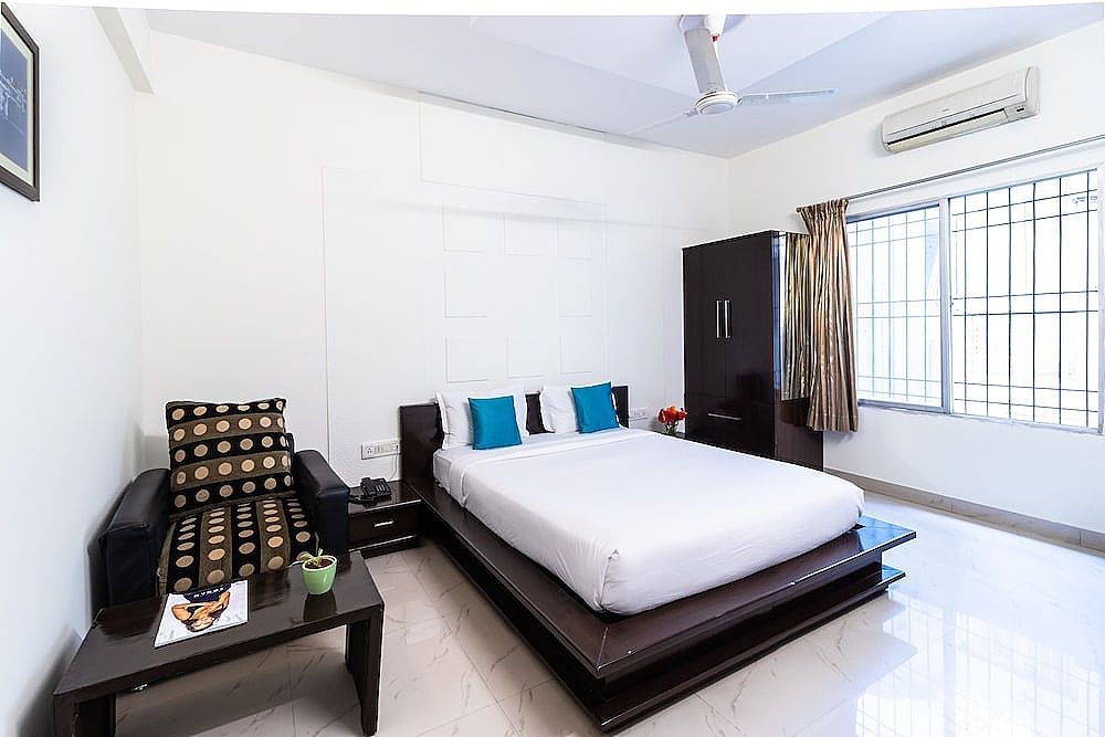 Sanctum Suites Domlur Bangalore Deluxe Queen Room 2