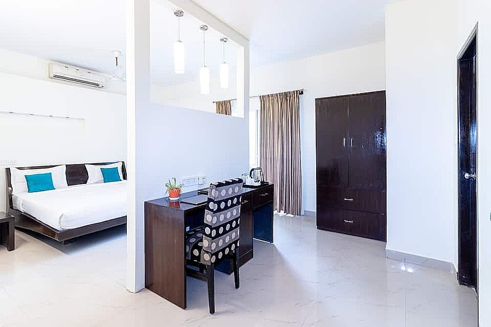 Large room with separate space to work