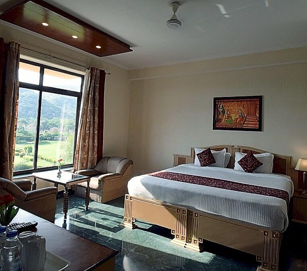 The Gold Palace & Resort Deluxe Room 8