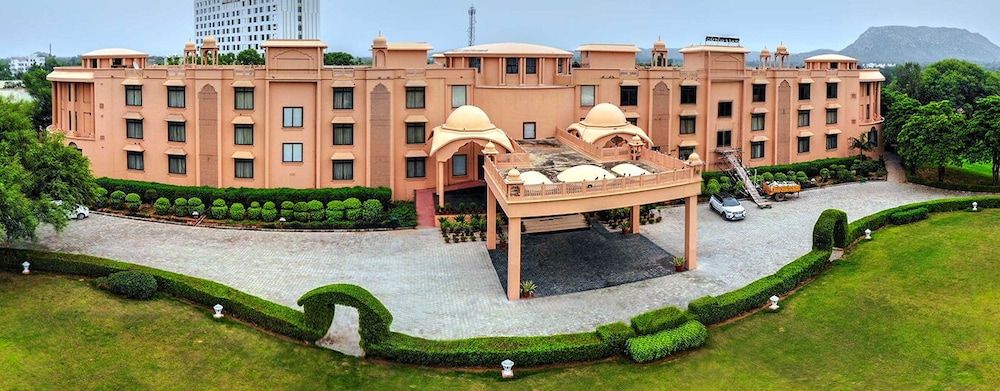 undefined The Gold Palace & Resort