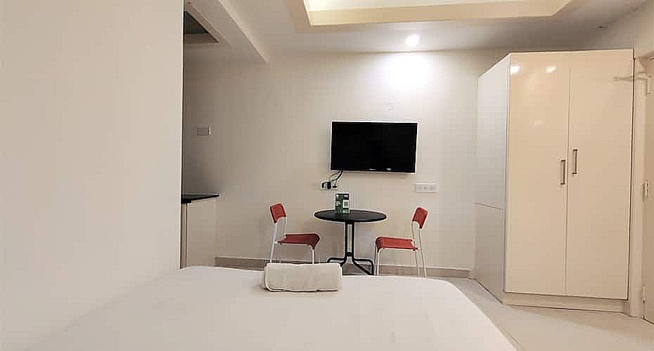 The Bouvice Hotel Deluxe Room 9